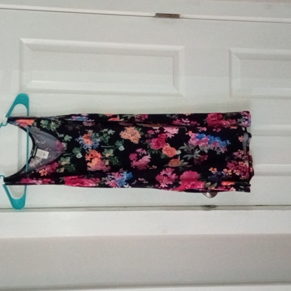 Floral sleeveless summer dress
